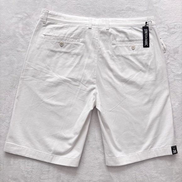 ROUNDTREE & YORKE Casuals Men's Classic Fit  White Chino Shorts--NWT--36 - Picture 3 of 11